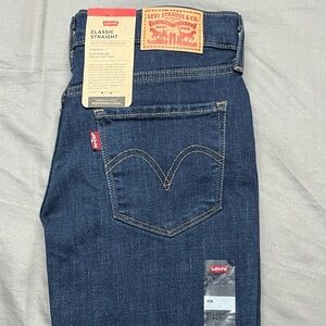NWT Levi’s Women’s Classic Straight Jeans Size 4M